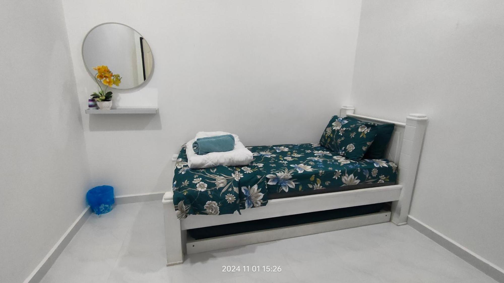 Hadeera Minimalis Family Homestay Kuala Terengganu Exterior photo